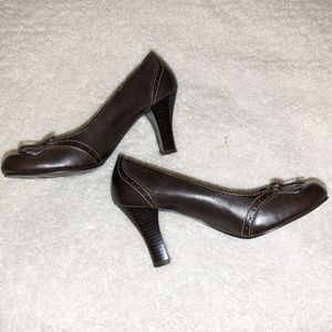 Classic look fringe front heels